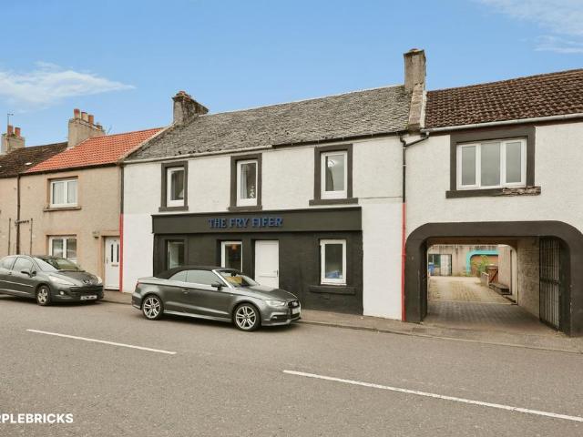 Flat for sale in Kinglassie, Scotland