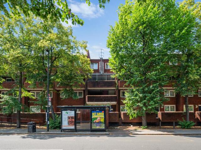 Flat for sale in Brixton, Greater London