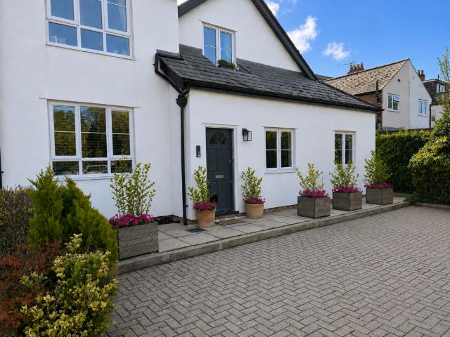 Flat for sale in North Bourne, Surrey Heath