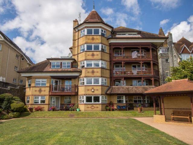 Flat for sale in Penarth, Wales