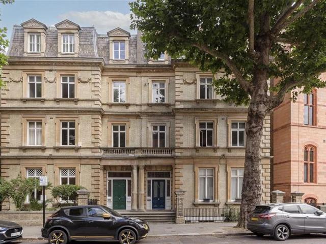 Flat for sale in Notting Hill, Greater London