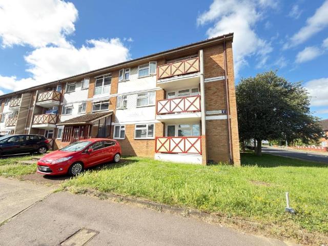 Flat for sale in Lewsey Farm, Luton