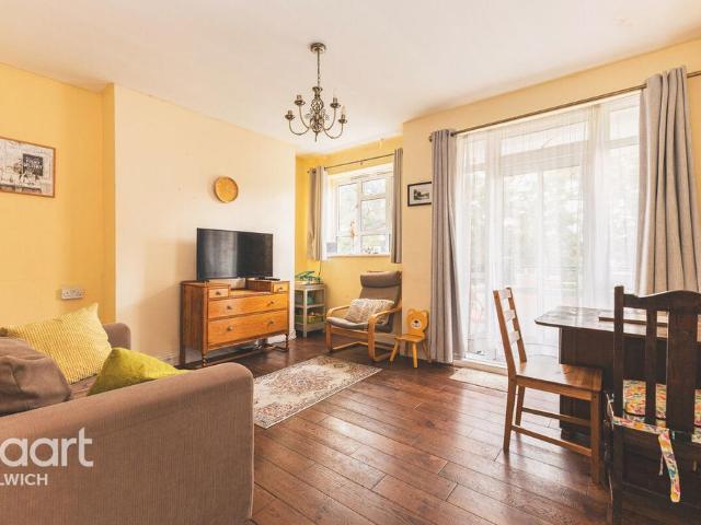 Flat for sale in Dulwich, Greater London