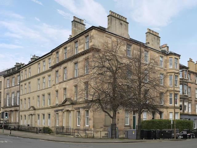 Flat for sale in Hillside, Leith