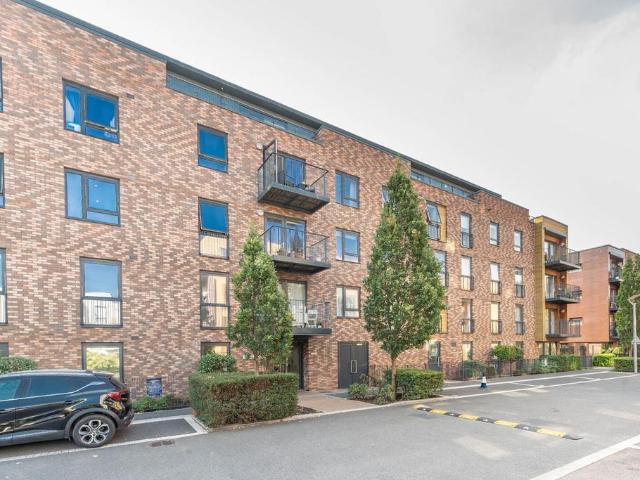 Flat for sale in Stanmore Place, Greater London