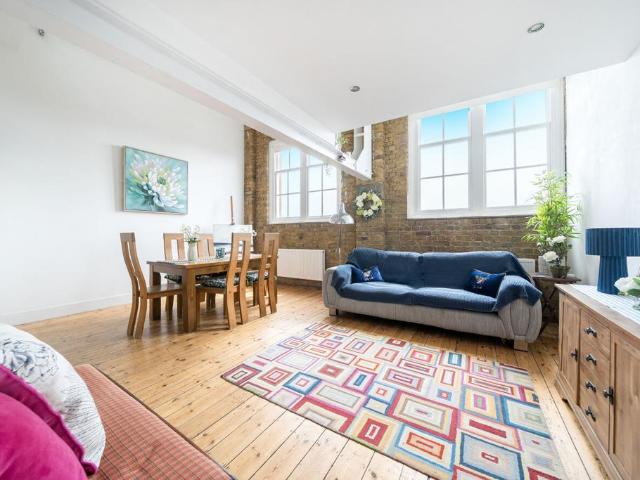 Flat for sale in Peckham, Greater London