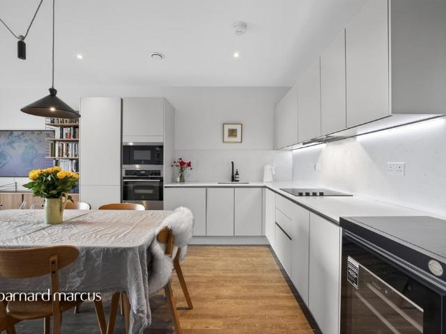 Flat for sale in London Borough of Lewisham, Greater London