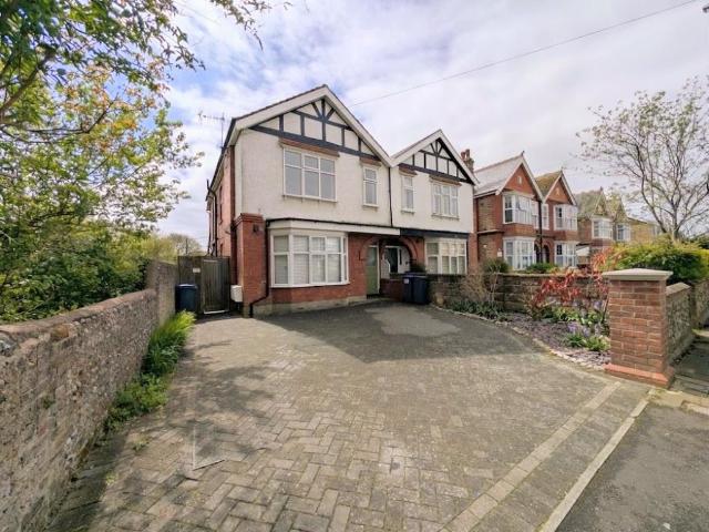 Flat for sale in West Worthing, Worthing