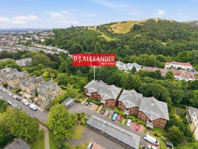 Flat for sale in Blackford, Scotland