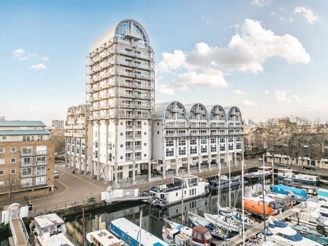 Flat for sale in Rotherhithe, Greater London