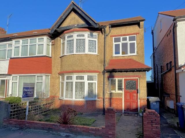 Flat for sale in Finchley, Isle Of Man