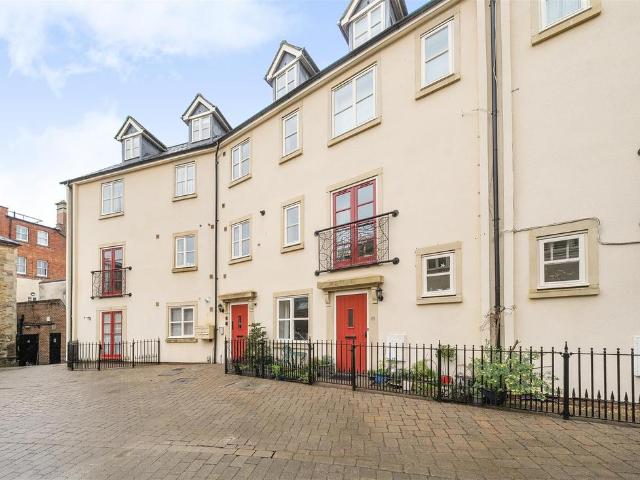 Flat for sale in Chippenham, Wiltshire