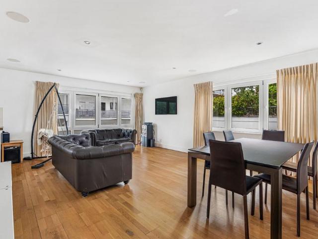 Flat for sale in Kensal Town, Bayswater