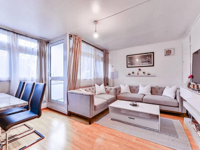 Flat for sale in Somers Town, Greater London