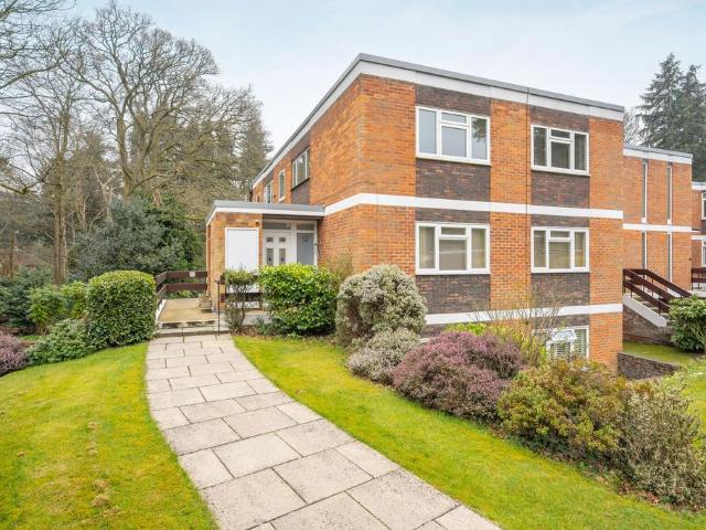 Flat for sale in Sunningdale