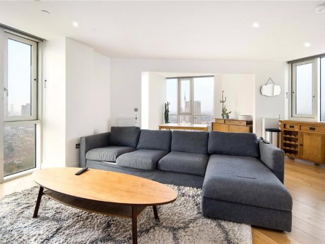 Flat for sale in Stratford Marsh, Greater London