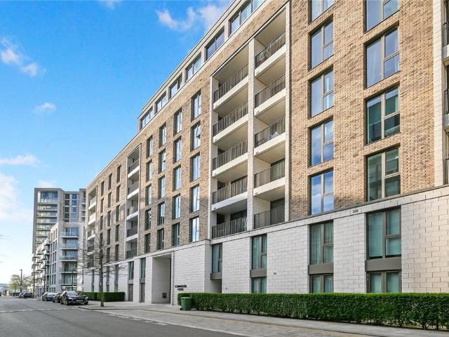 Flat for sale in Silvertown, Greater London