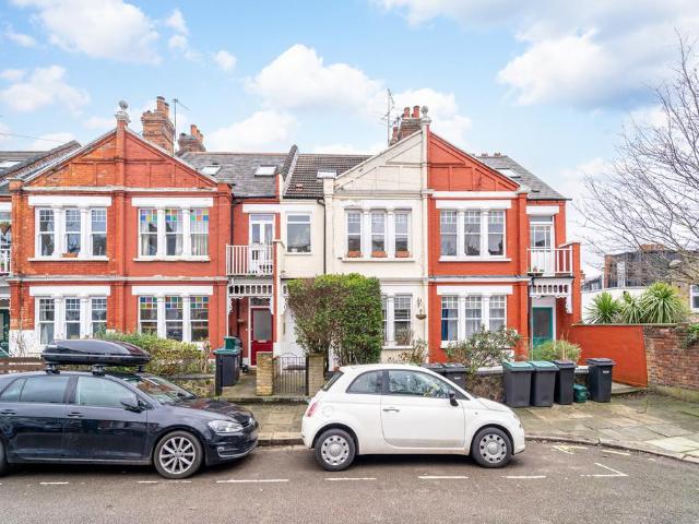 Flat for sale in Hornsey, Greater London