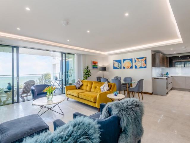 Flat for sale in Golden Valley, Folkestone