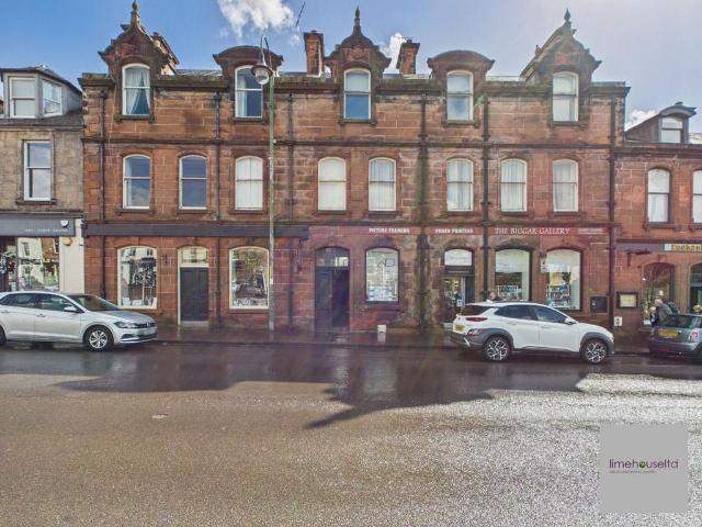 Flat for sale in Biggar, Scotland