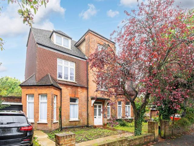 Flat for sale in Widmore, Greater London