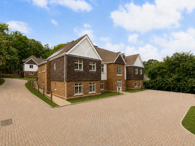 Flat for sale in London Borough of Croydon, Greater London