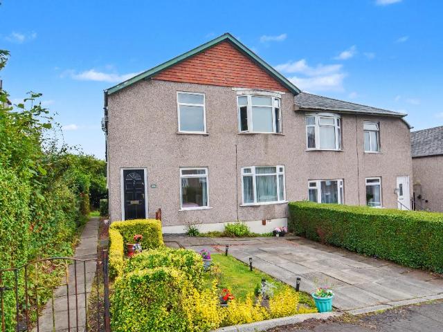 Flat for sale in King's Park, Scotland