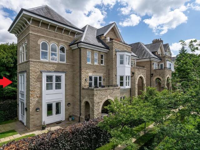 Flat for sale in Alderley Edge