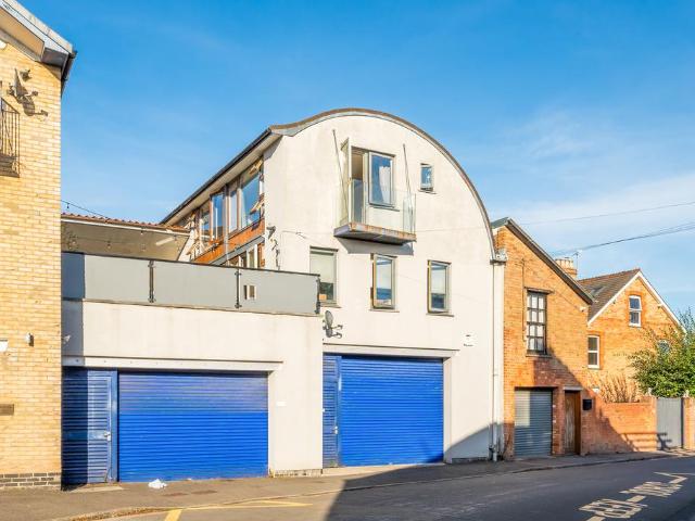 Flat for sale in North Town, Rumwell