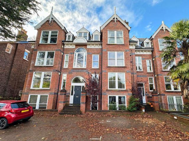 Flat for sale in Calderstones