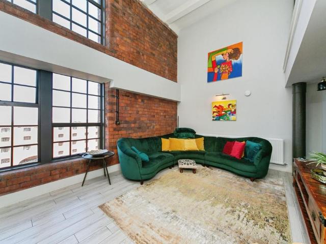 Flat for sale in Calderstones