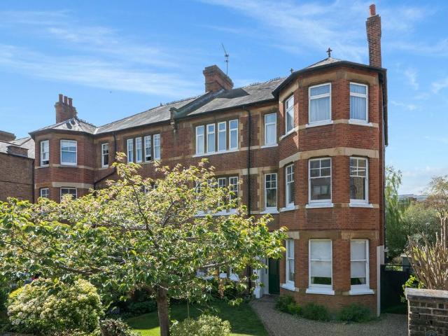 Flat for sale in Surbiton, Isle Of Man