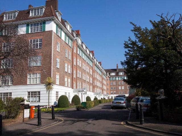 Flat for sale in Petersham, Greater London