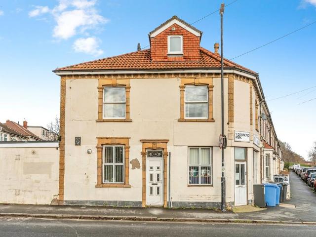 Flat for sale in Horfield, Feckenham