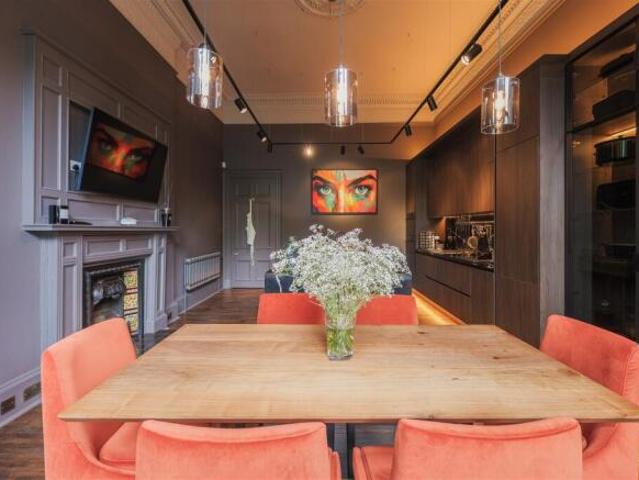 Flat for sale in Kelvinside, Scotland