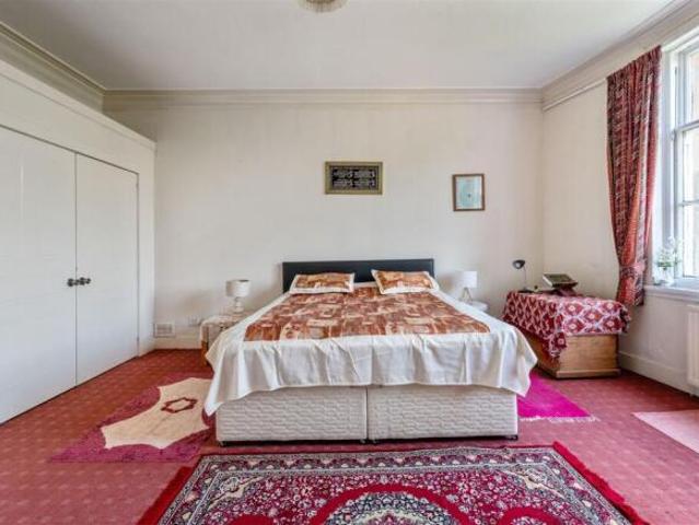 Flat for sale in Kelvinside, Scotland