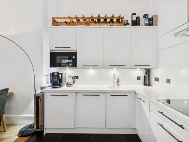 Flat for sale in Hillhead, Scotland