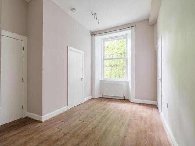 Flat for sale in Dalry, Scotland
