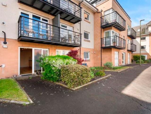 Flat for sale in Slateford, Scotland