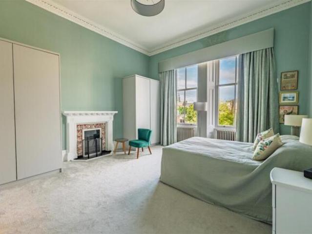 Flat for sale in Kelvinside, Scotland
