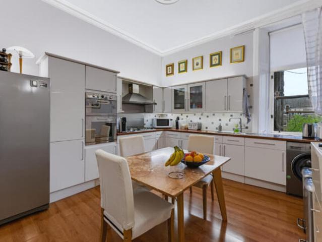 Flat for sale in Pollokshields, Glasgow