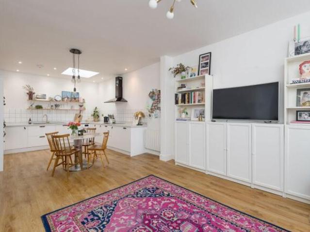 Flat for sale in Portobello, Scotland