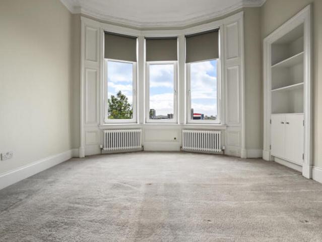 Flat for sale in Thornwood, Glasgow