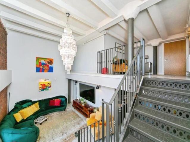 Flat for sale in Calderstones