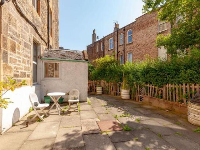 Flat for sale in Leith, Scotland