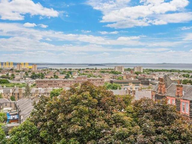 Flat for sale in Willowbrae, Scotland