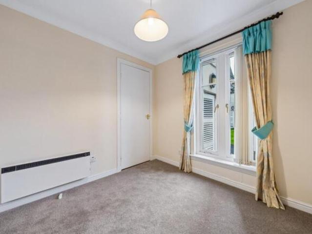 Flat for sale in Pollokshields, Scotland