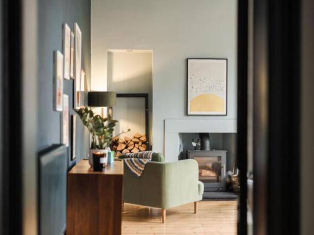 Flat for sale in Dowanhill, Scotland