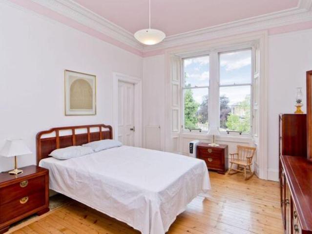 Flat for sale in Merchiston, Scotland