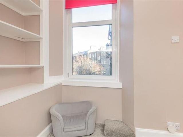 Flat for sale in Duddingston, Scotland